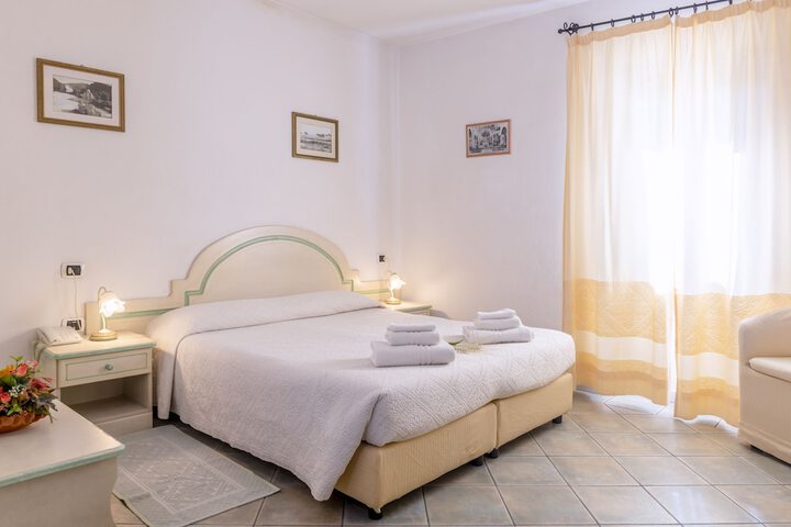 Room 7 of 32