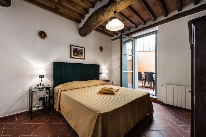 Room 2 of 94