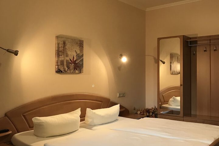 Room 25 of 89
