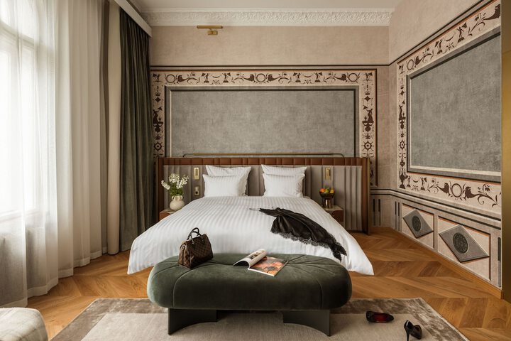 Room 46 of 90