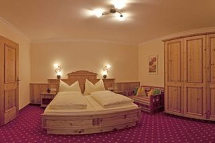Room 14 of 44