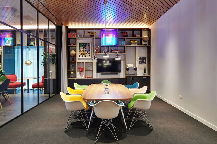 Meeting facility