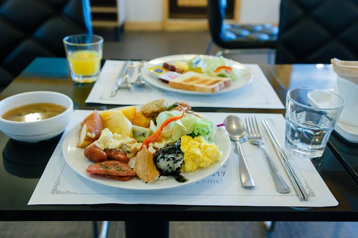 Breakfast/Coffee Service 28 of 37