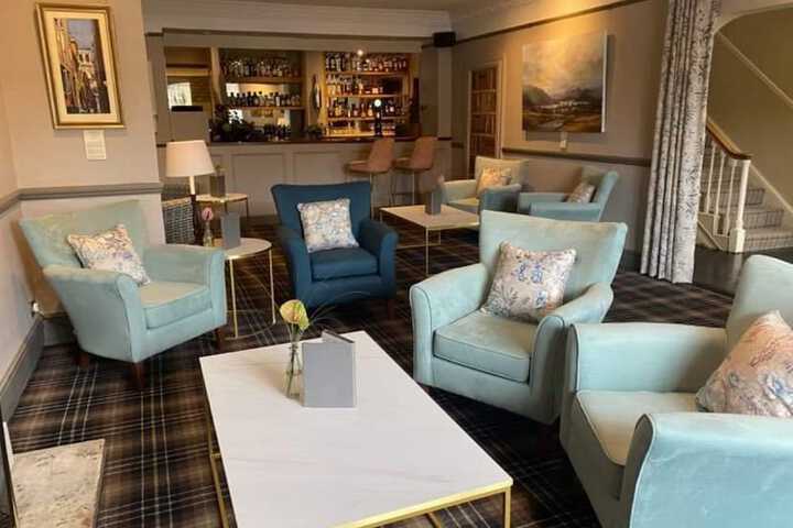 Lounge 61 of 74