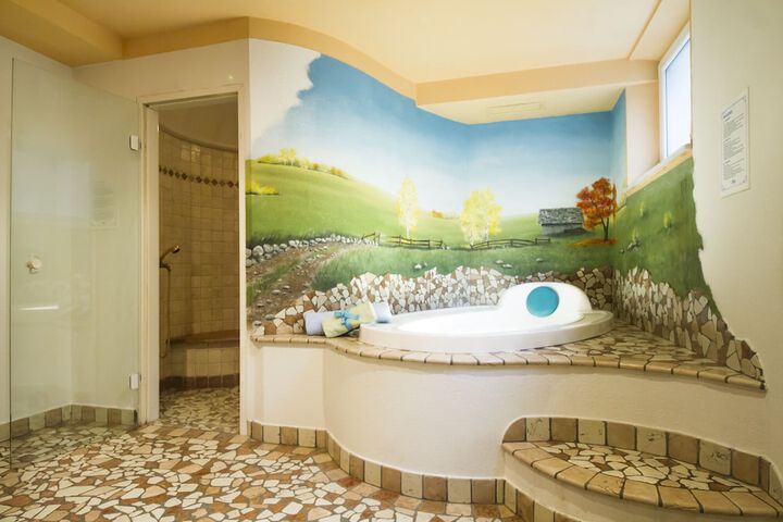 Room 16 of 25
