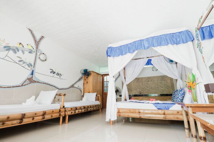 Room 6 of 60
