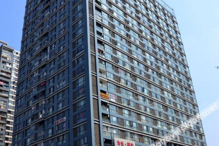 Kaibin Light Residence Hotel (Leshan Zhanggongqiao Food Street)