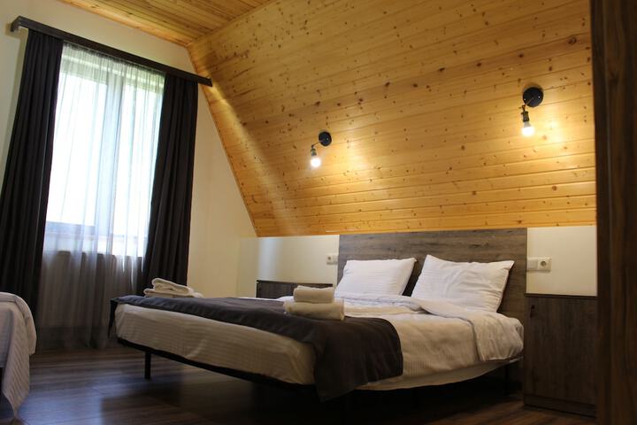 Room 3 of 21