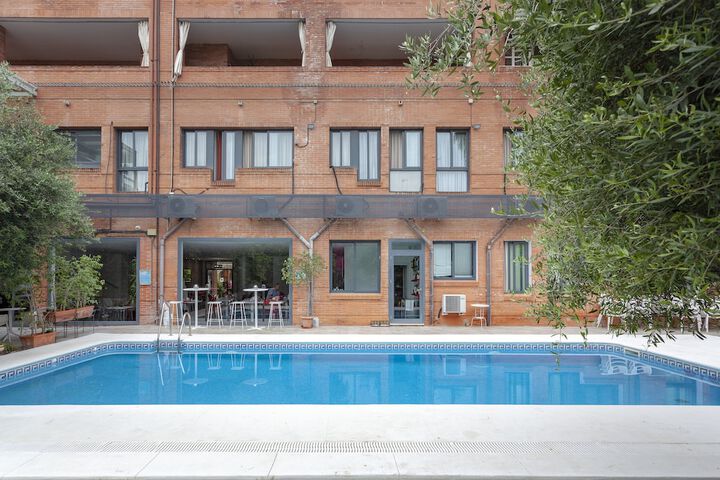 Pool 41 of 81