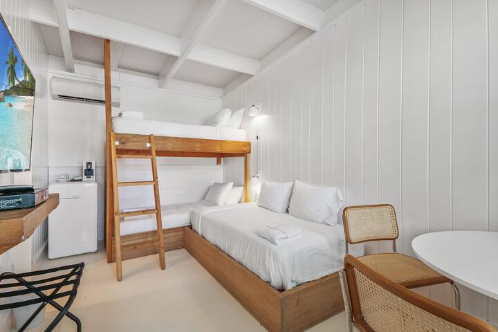 Room 2 of 30