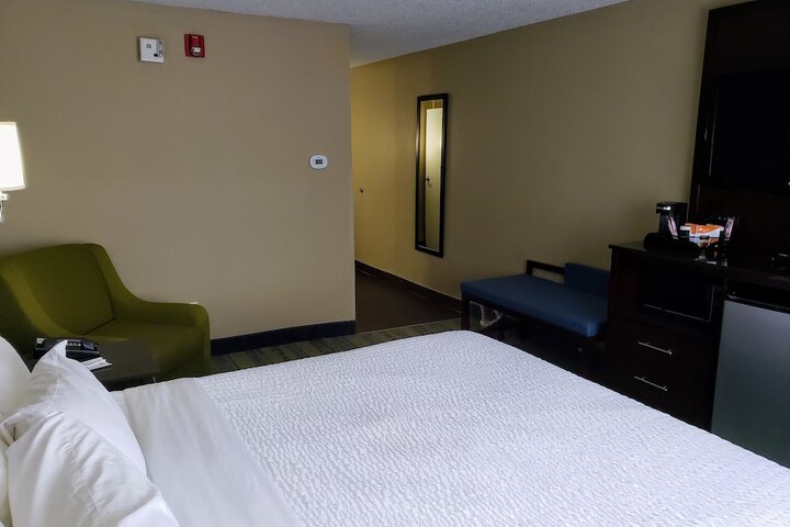 1 King Bed (41 of 50)