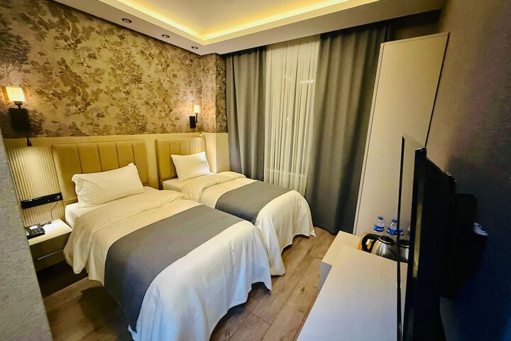 Room 17 of 36
