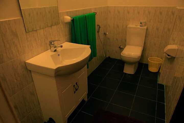 Room 27 of 43