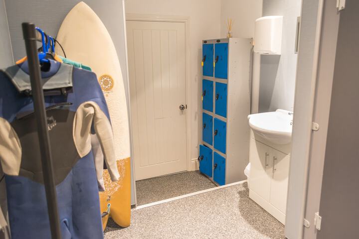 Room 10 of 22
