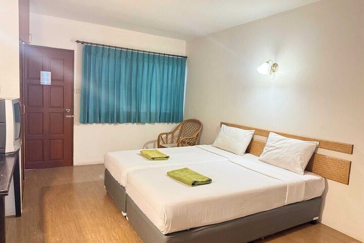 Room 10 of 31