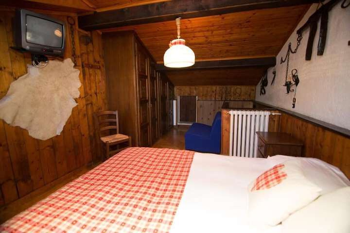 Room 14 of 34
