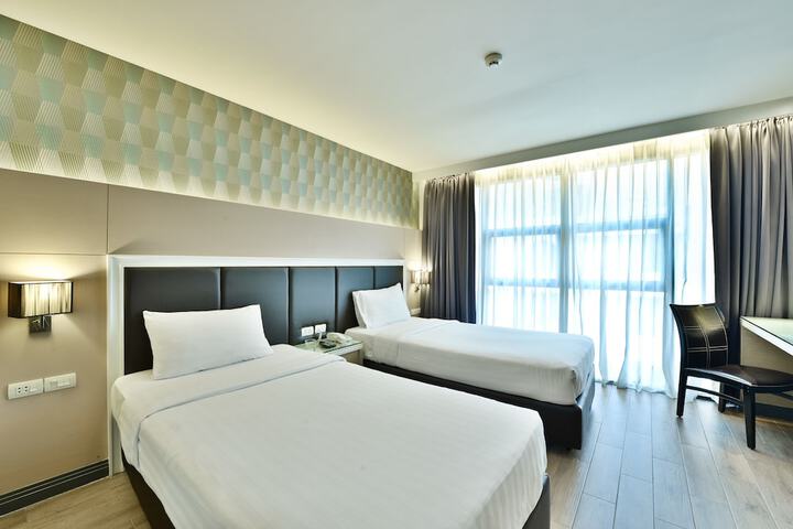 Room 13 of 35