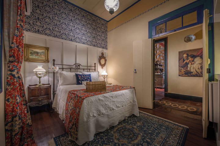Room 10 of 29