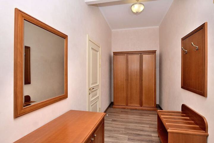 Room 18 of 144