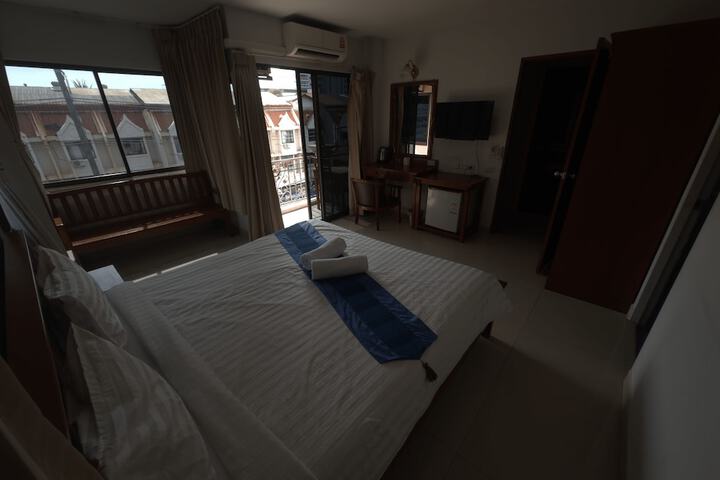 Room 18 of 31