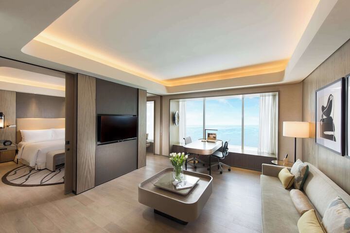 Room 15 of 96