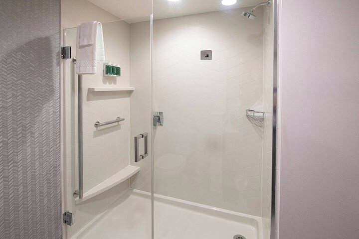 Room 16 of 29