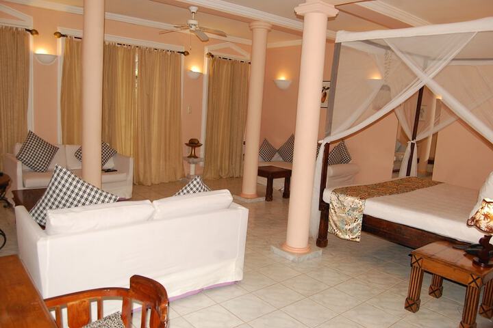 Room 12 of 33