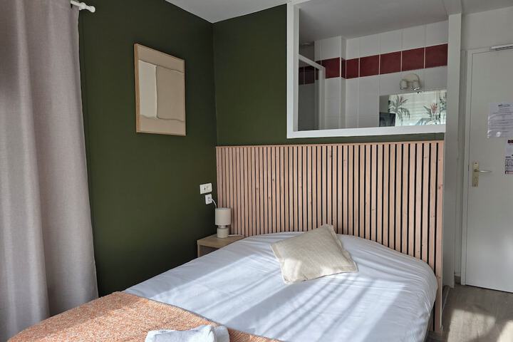 Room 21 of 54