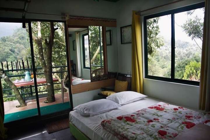 Room 5 of 33