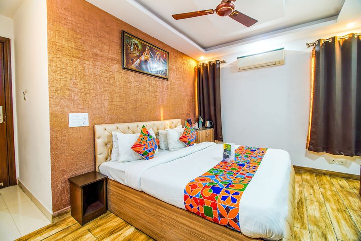 Room 8 of 25