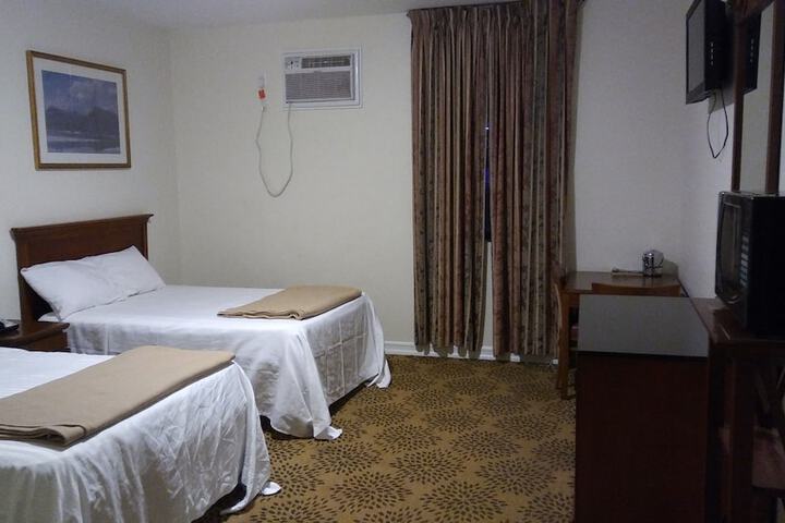 Room 5 of 28