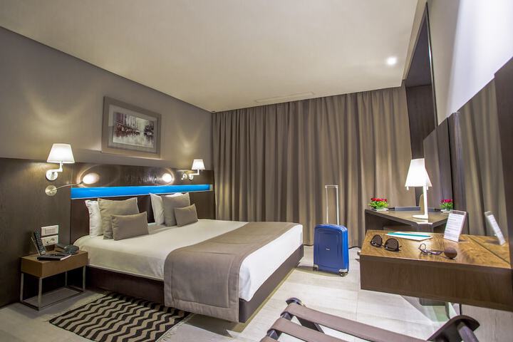 Room 12 of 60