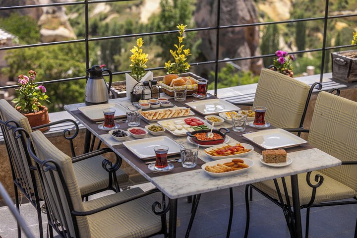 Breakfast/Coffee Service 67 of 86