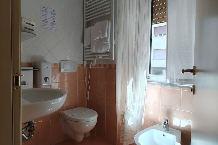 Room 34 of 53