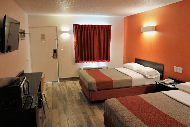 Room 12 of 42