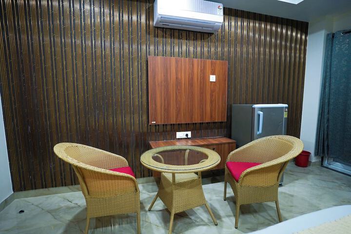 Room 55 of 77