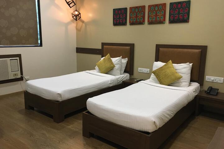 Room 12 of 23