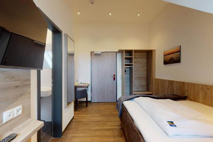 Room 7 of 59