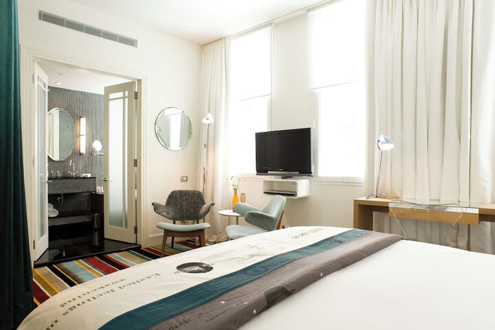 Room 25 of 68