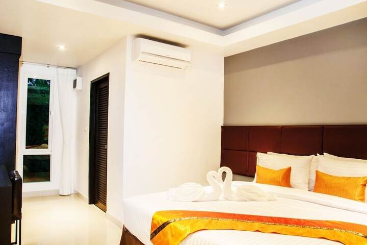 Room 14 of 35