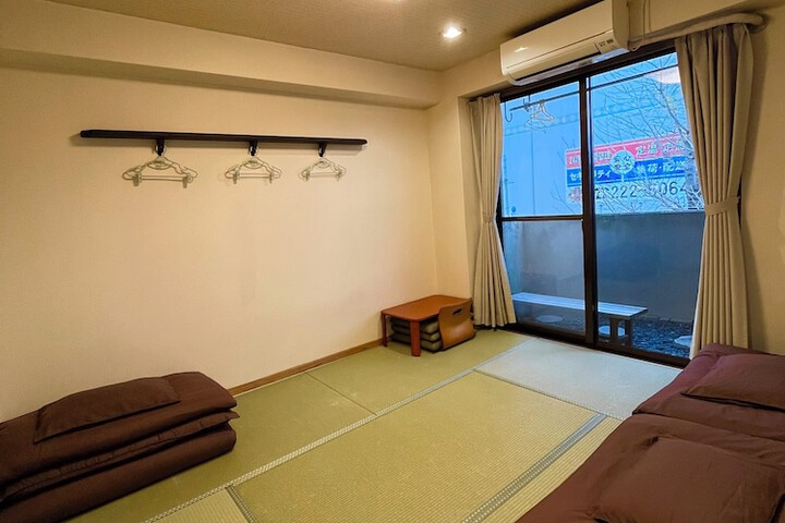 Room 10 of 77