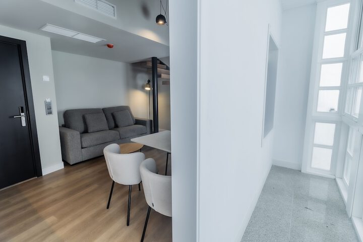Room 16 of 132