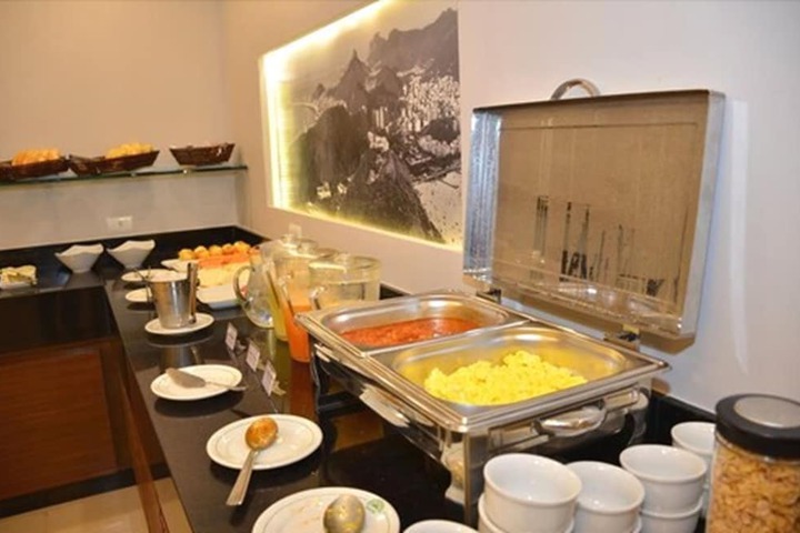 Dining 55 of 72