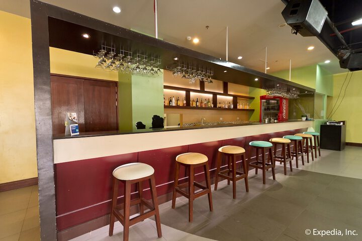 Lounge 136 of 156