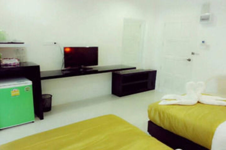 Room 9 of 15