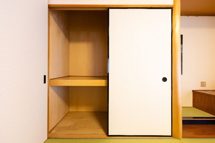 Room 5 of 56