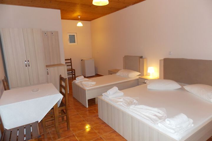 Room 9 of 17