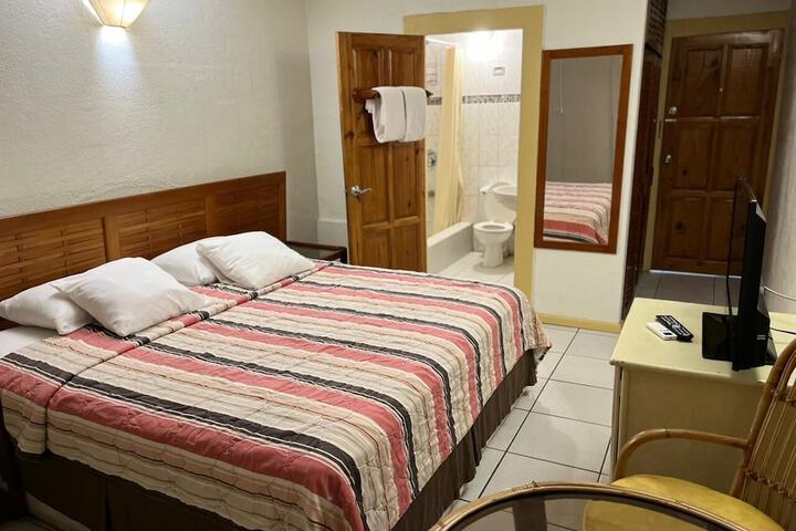 Room 4 of 31