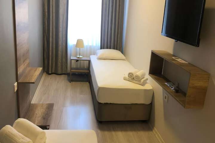 Room 21 of 42