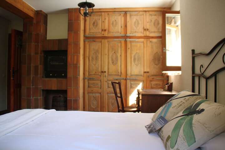 Room 8 of 27